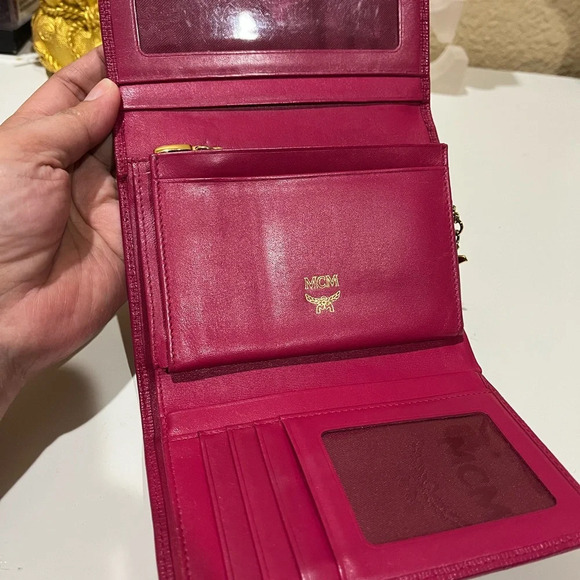MCM DARK PINK TRIFOLD WALLET WITH MCM CHARM - Picture 6 of 15
